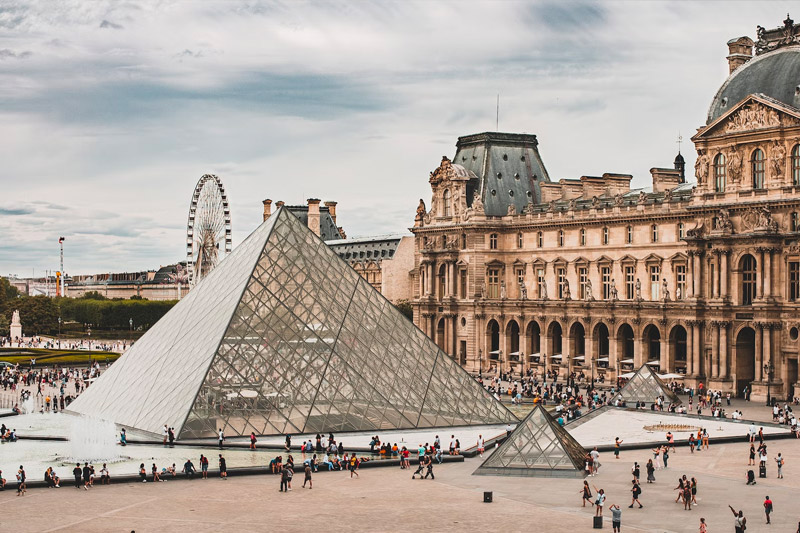 6 Reasons to Expand Your Business in France